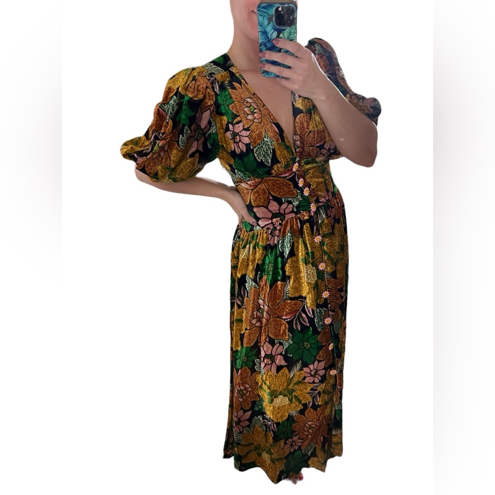 EUC Farm Rio Garden Velvet Midi Dress Floral Size Small Retails $345